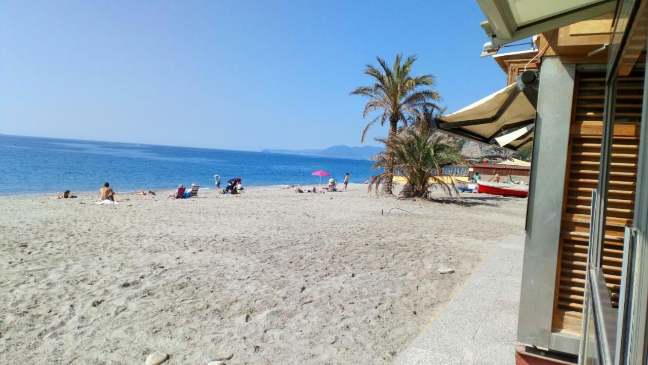 Appartamento Casa di Claude con posto auto Finale Ligure Esterno foto