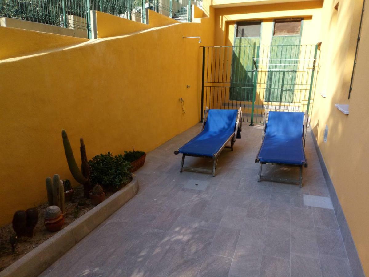 Appartamento Casa di Claude con posto auto Finale Ligure Esterno foto