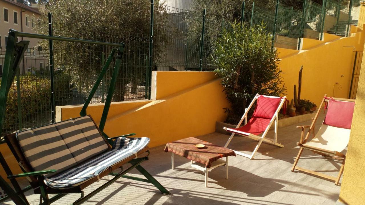 Appartamento Casa di Claude con posto auto Finale Ligure Esterno foto