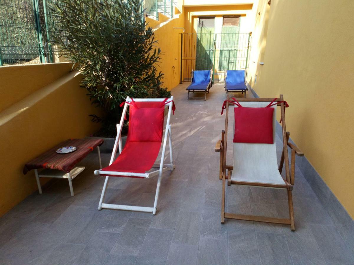 Appartamento Casa di Claude con posto auto Finale Ligure Esterno foto